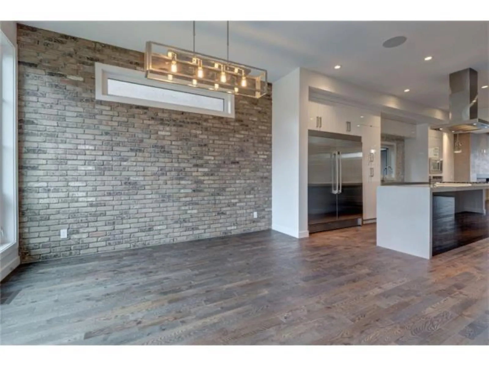 214 Residence - Image 4