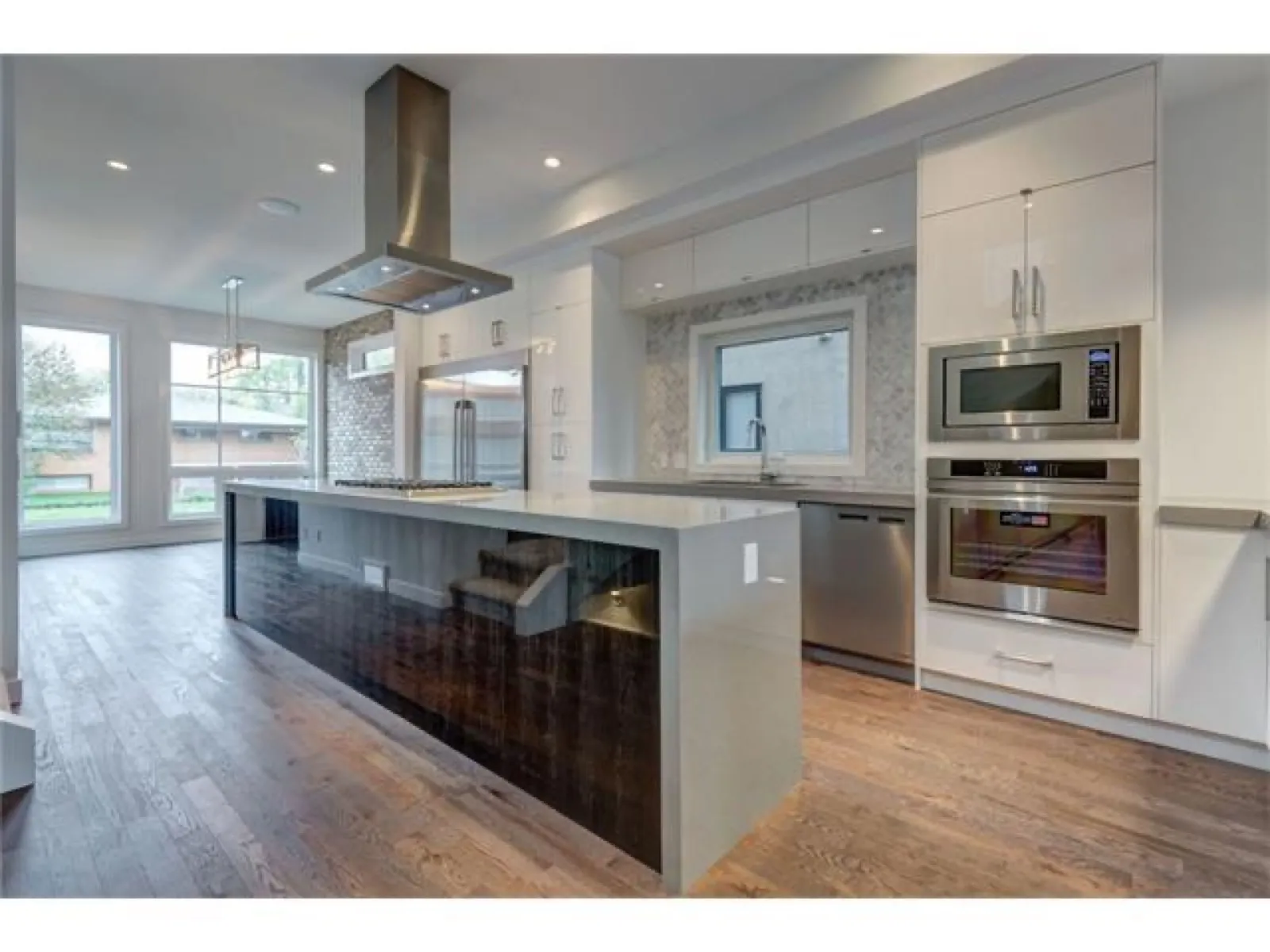 214 Residence - Image 1