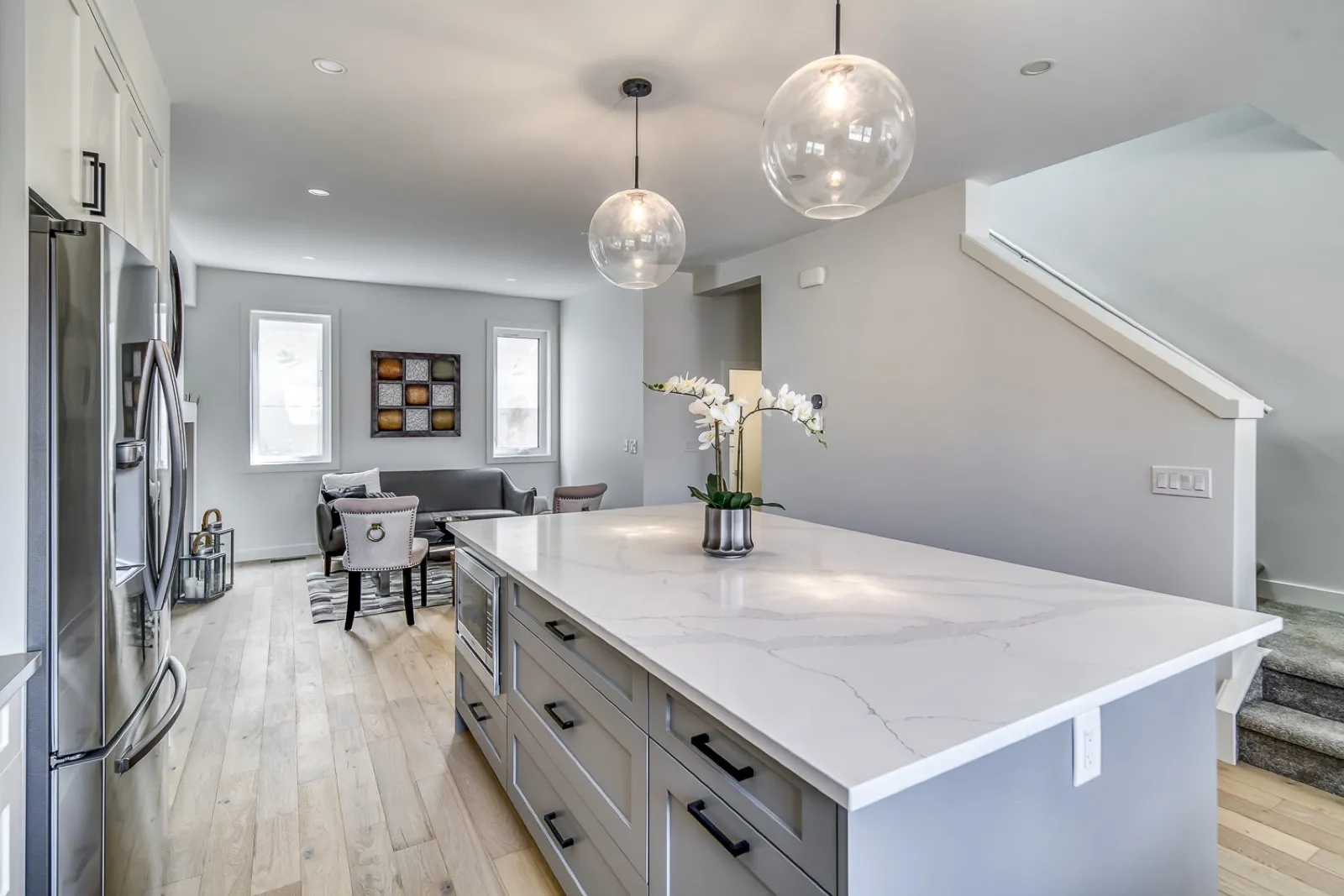 94 23 St NW Custom Home - Image 4