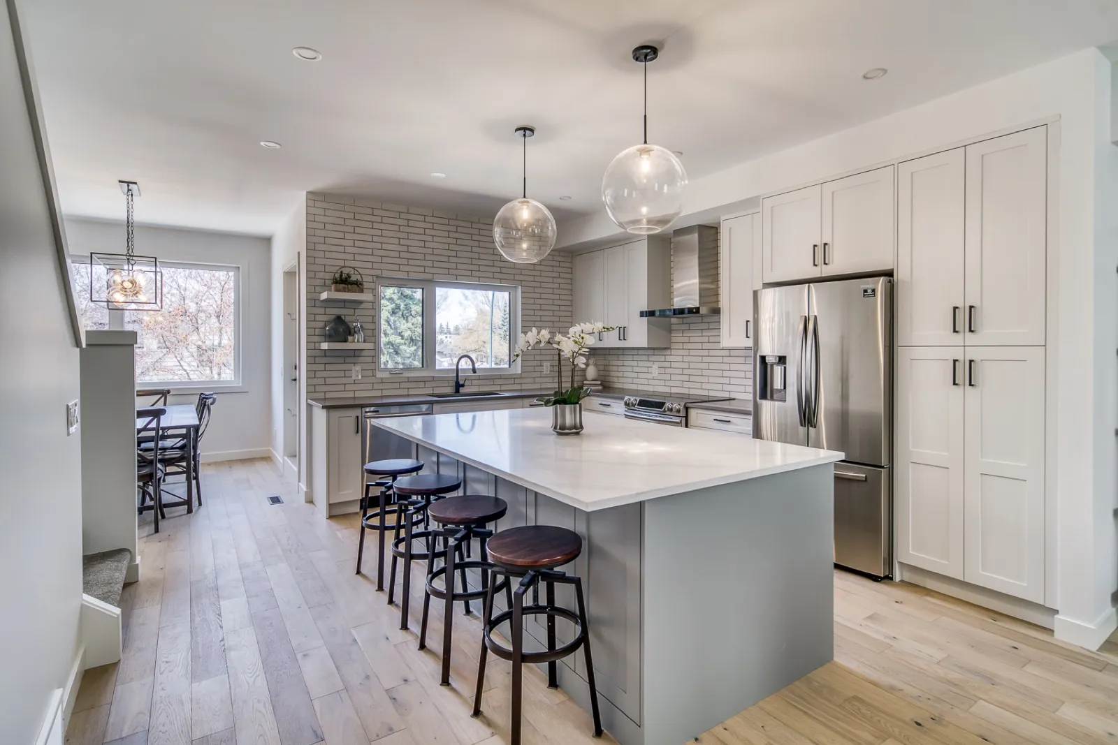 94 23 St NW Custom Home - Image 3